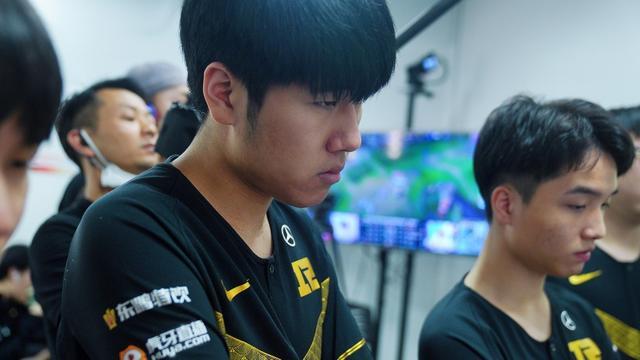 以其出色的 以其出色的